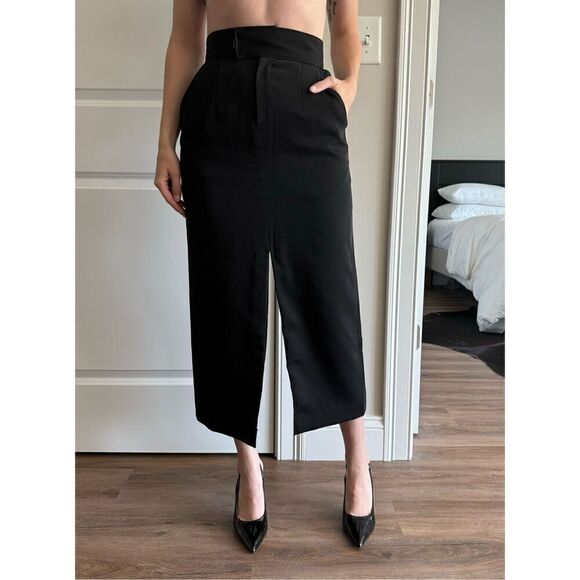 Elegant Black Midi Skirt - Picture 2 of 4